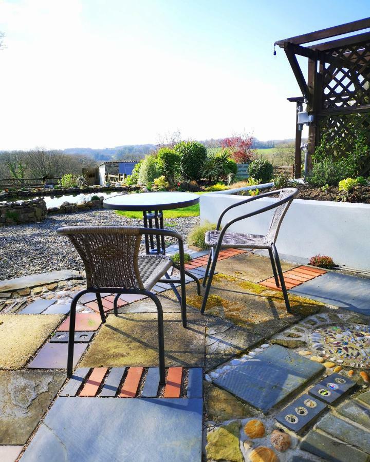 Sunset Hideaway Villa Narberth Exterior photo
